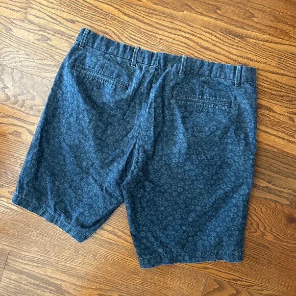 GAP Shorts Mens 38x10 Blue Floral Print Chino Preppy Vacation Resort Flat Front - Picture 6 of 8